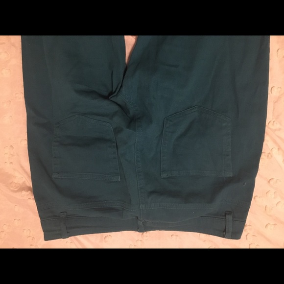 Blue pants. - Picture 5 of 5